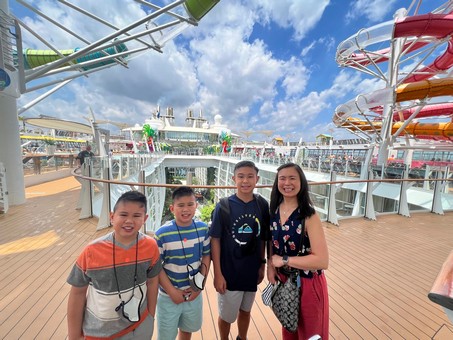 Wenceslao Family - Cruise 2022 Day1