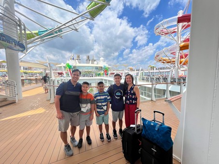 Wenceslao Family - Cruise 2022 Day1