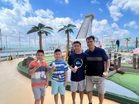 Wenceslao Family - Cruise 2022 Day1