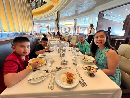 Wenceslao Family - Cruise 2022 Day1