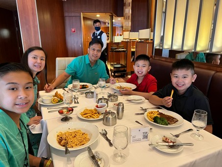 Wenceslao Family - Cruise 2022 Day1