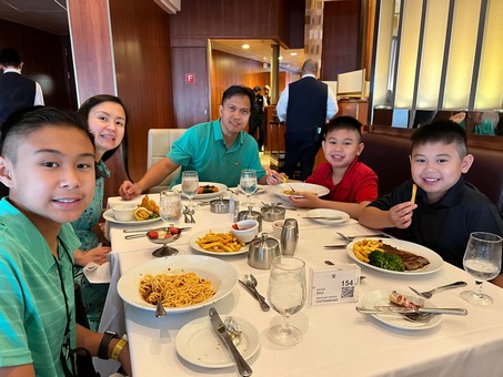 Wenceslao Family - Cruise 2022 Day1