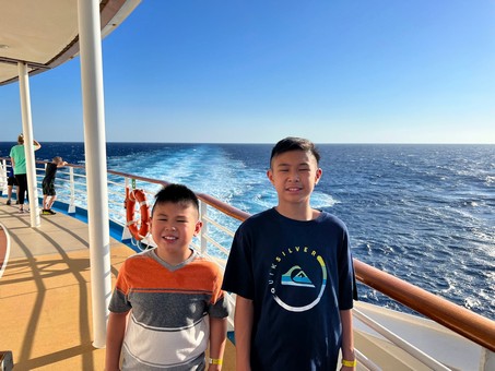 Wenceslao Family - Cruise 2022 Day2