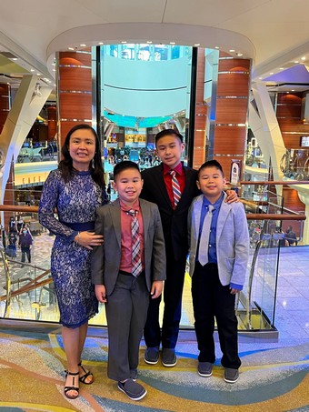 Wenceslao Family - Cruise 2022 Day2