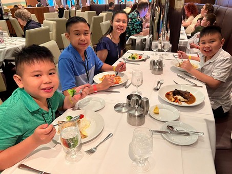 Wenceslao Family - Cruise 2022 Day3