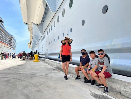 Wenceslao Family - Cruise 2022 Day4