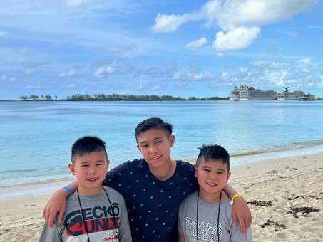 Wenceslao Family - Cruise 2022 Day4