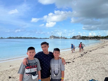 Wenceslao Family - Cruise 2022 Day4