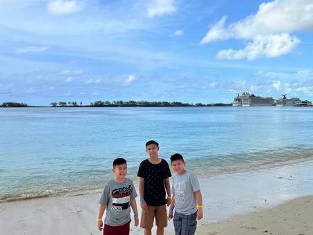 Wenceslao Family - Cruise 2022 Day4