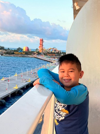 Wenceslao Family - Cruise 2022 Day5