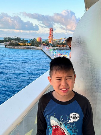 Wenceslao Family - Cruise 2022 Day5