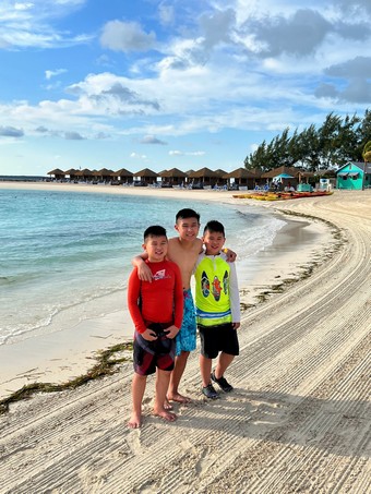 Wenceslao Family - Cruise 2022 Day5