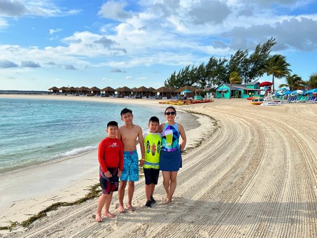 Wenceslao Family - Cruise 2022 Day5