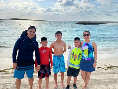 Wenceslao Family - Cruise 2022 Day5