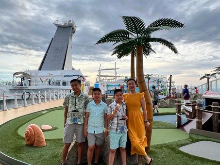 Wenceslao Family - Cruise 2022 Day5