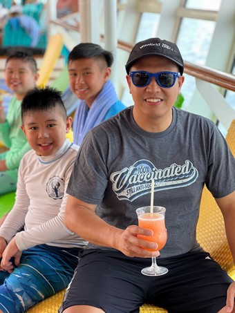 Wenceslao Family - Cruise 2022 Day6