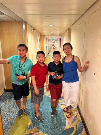 Wenceslao Family - Cruise 2022 Day6