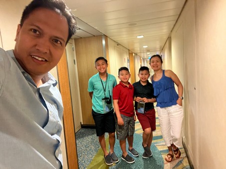 Wenceslao Family - Cruise 2022 Day6